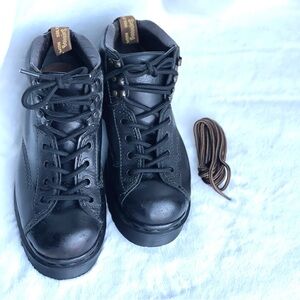 Dr Martens Made In England Ankle Boots
US 6/UK 4